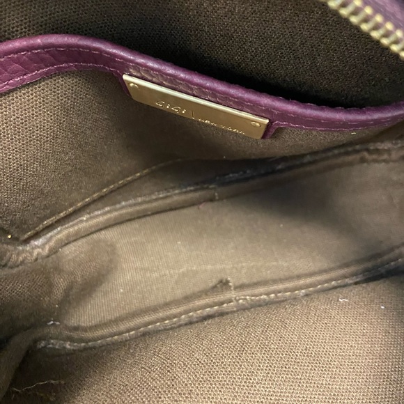 Gigi New York Crossbody Camera Bag Pebbled Leather Plum - Picture 6 of 8